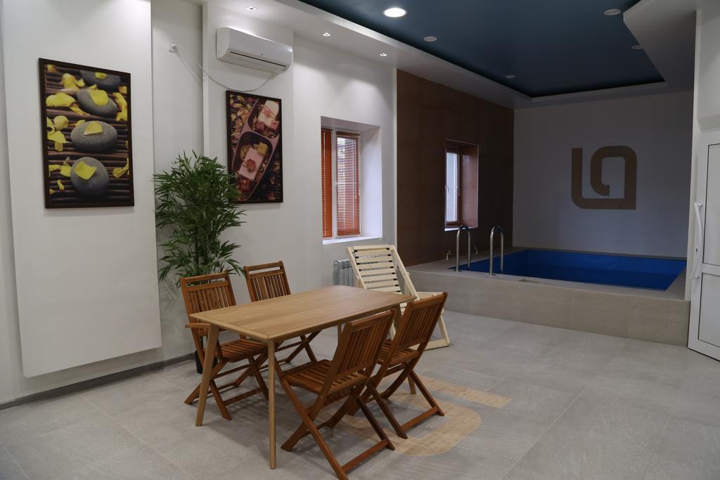 Lacasa Hotel Atyraū エクステリア 写真