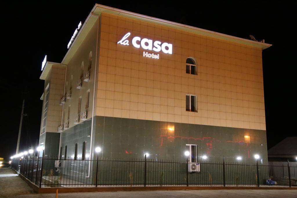 Lacasa Hotel Atyraū エクステリア 写真