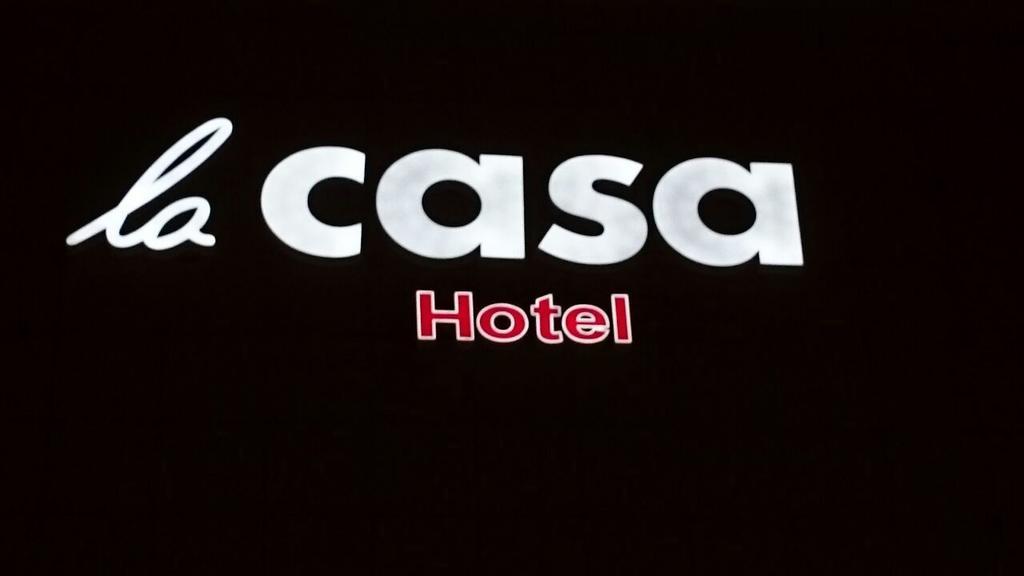 Lacasa Hotel Atyraū エクステリア 写真
