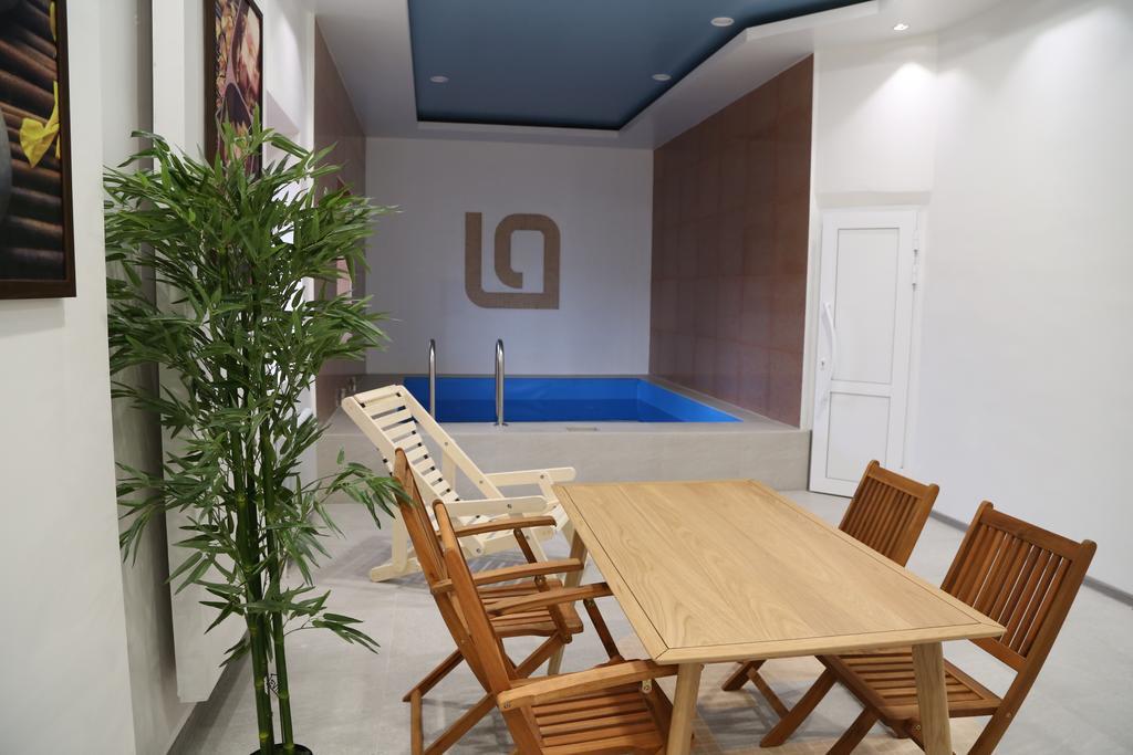 Lacasa Hotel Atyraū エクステリア 写真